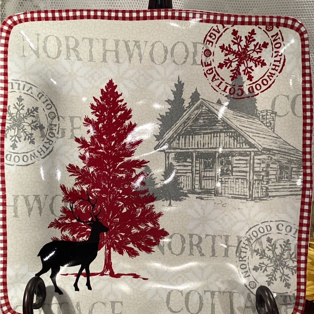 222 Fifth Northwood Cottage Christmas 10.75" Porcelain Dinner Plate Red Cream -A
